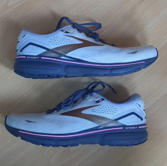 Brooks Ghost 15 Gray Pink Size 9.5 D Wide Womens