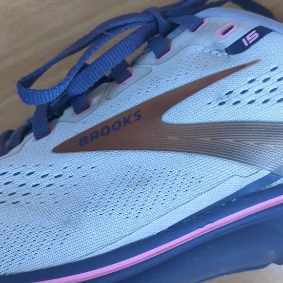 Brooks Ghost 15 Gray Pink Size 9.5 D Wide Womens