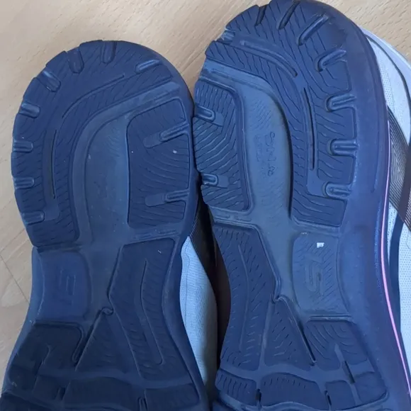 Brooks Ghost 15 Gray Pink Size 9.5 D Wide Womens