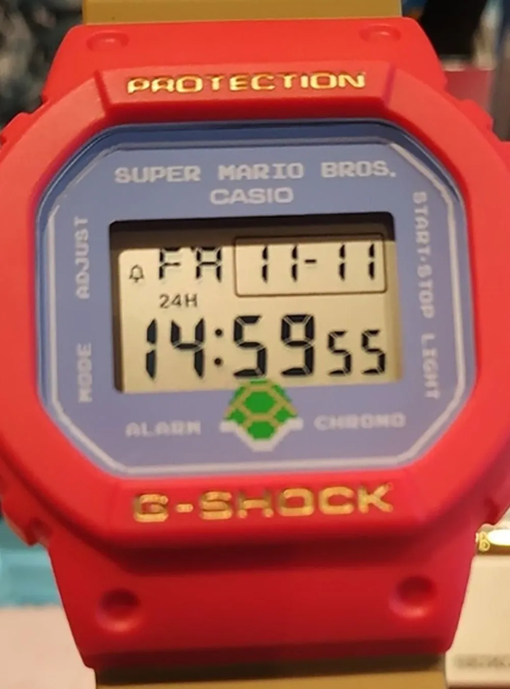 CASIO G-SHOCK SUPER MARIO BROTHERS DIGITAL 5600 SERIES DW-5600SMB-4JR LIMITED EDITION JDM