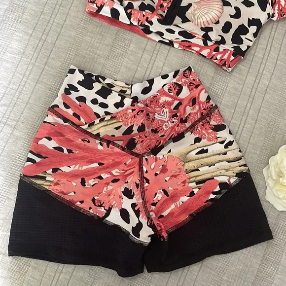 CLS | NC Elite Shape Wild Marine Leopard Amanda Top and Mesh Shorts Set Sz Small
