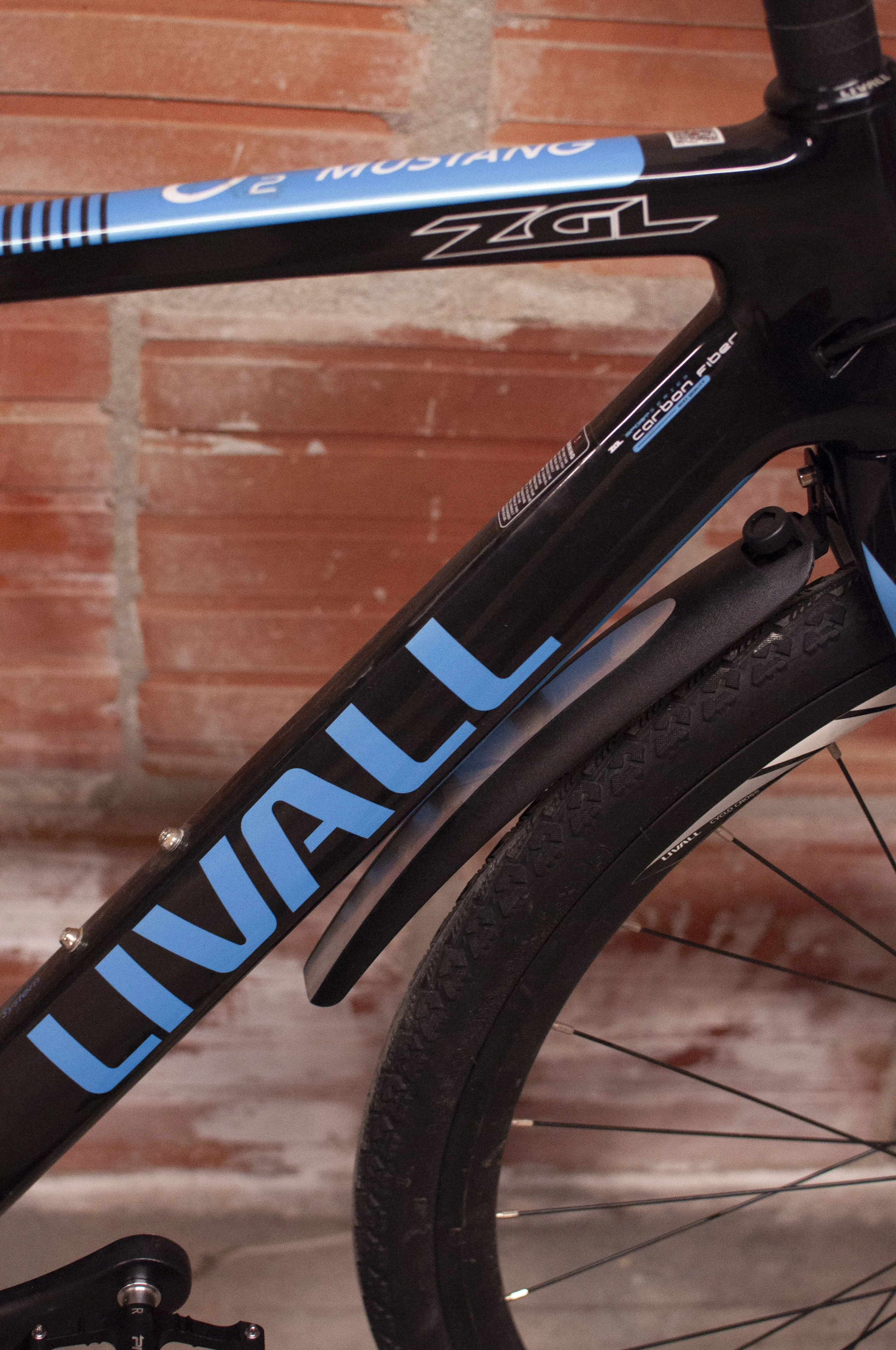 Livall Mustang Carbon Smart Cyclocross Bike, Black and Blue, 47 cm