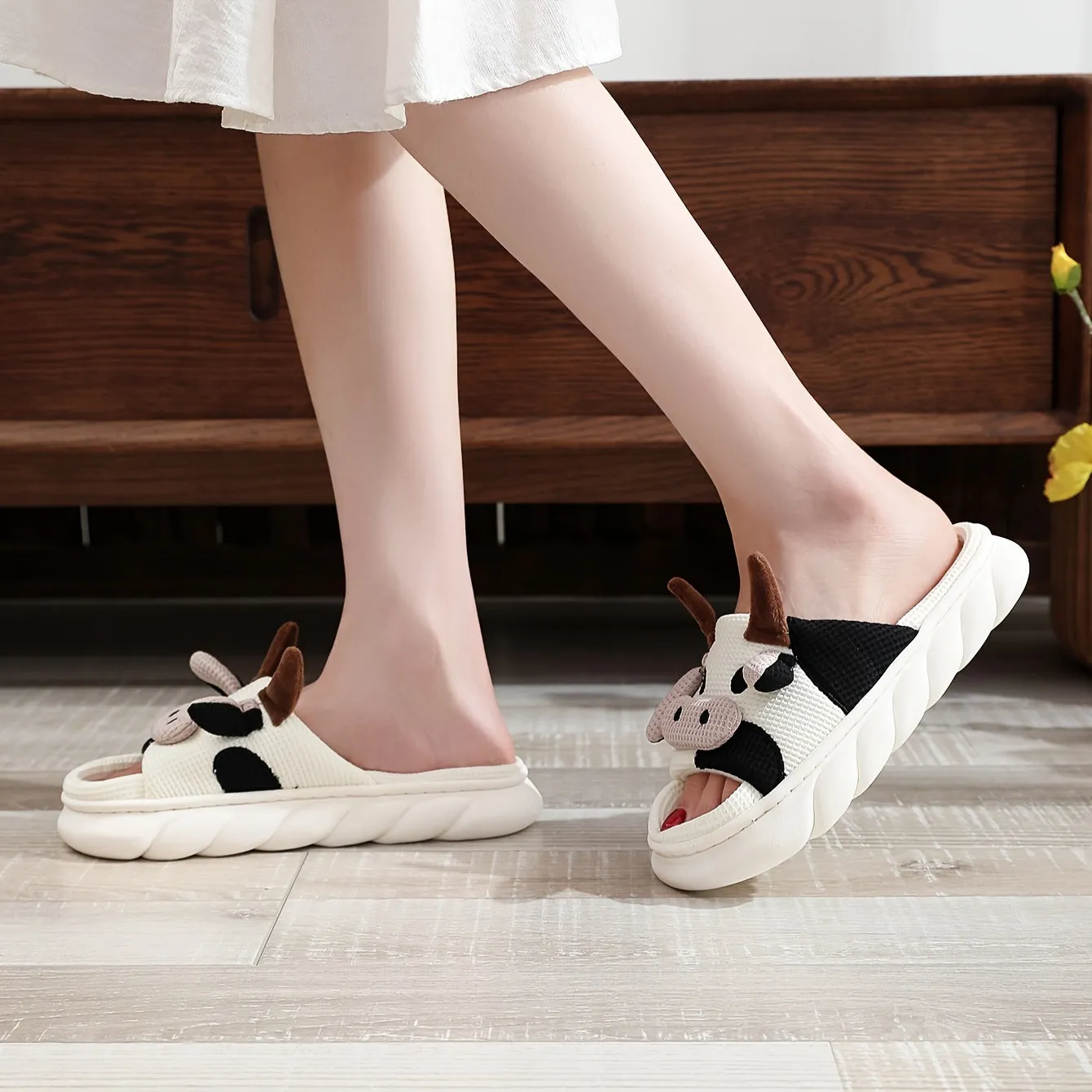 Maud - Schattige Koe Ontwerp Pantoffels, Antislip Dikke Zool Huissloffen