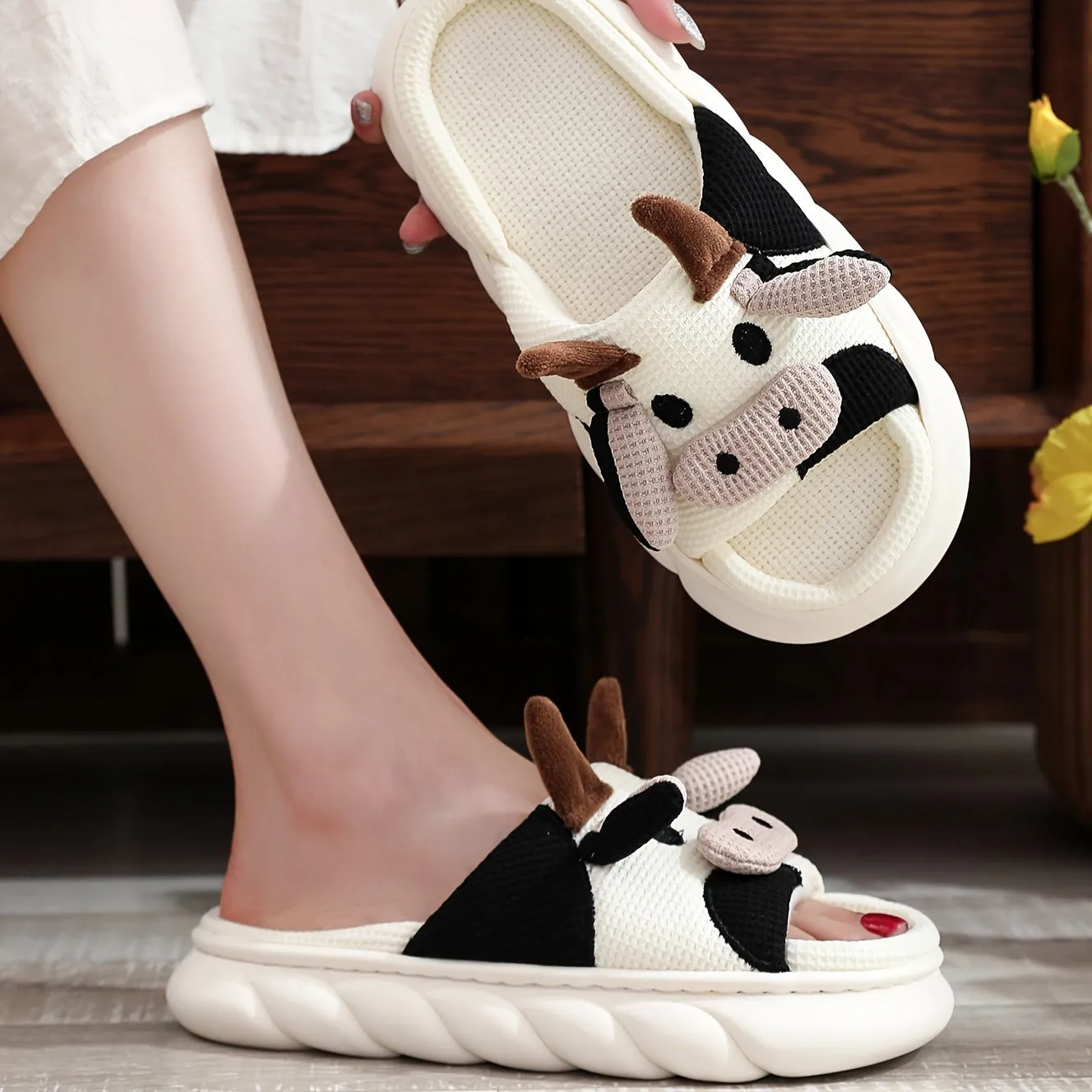Maud - Schattige Koe Ontwerp Pantoffels, Antislip Dikke Zool Huissloffen