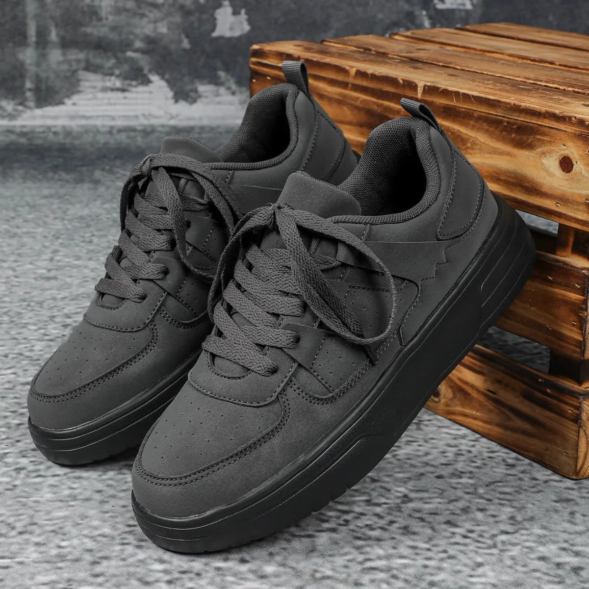New Thick Bottom Frosted Skateboard Couple Vintage Fashion Outdoor Casual Shoes Maillard Lady Sneaker