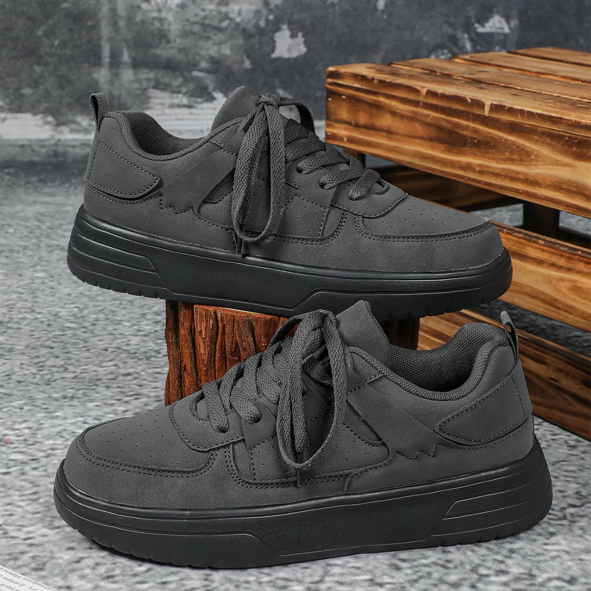 New Thick Bottom Frosted Skateboard Couple Vintage Fashion Outdoor Casual Shoes Maillard Lady Sneaker