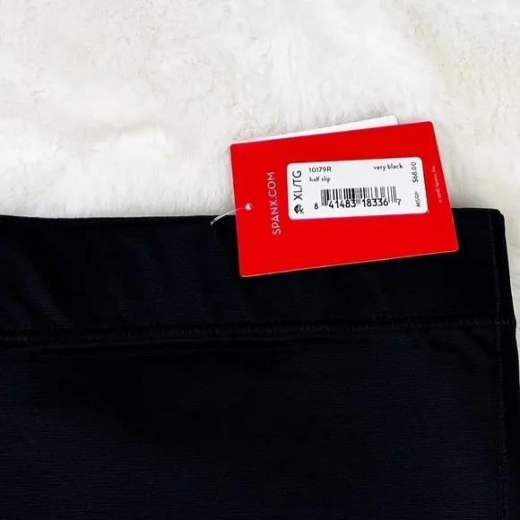 NWT Spanx Smart Grip Half Slip Shaping Skirt in Black