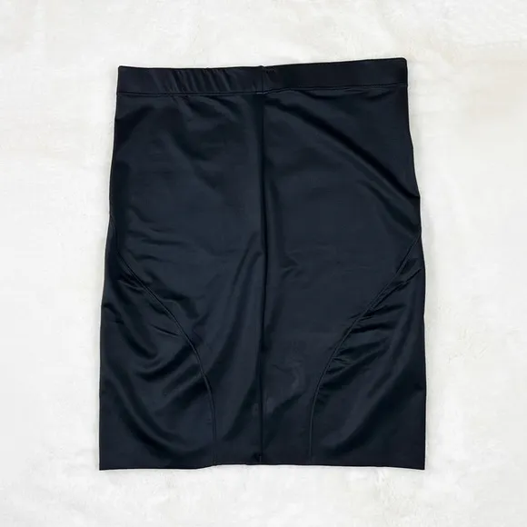 NWT Spanx Smart Grip Half Slip Shaping Skirt in Black