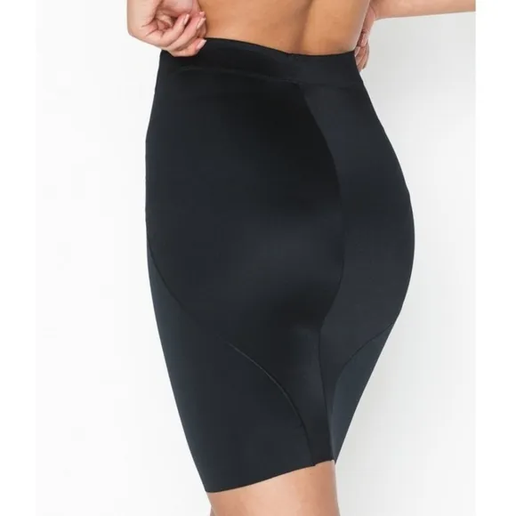 NWT Spanx Smart Grip Half Slip Shaping Skirt in Black